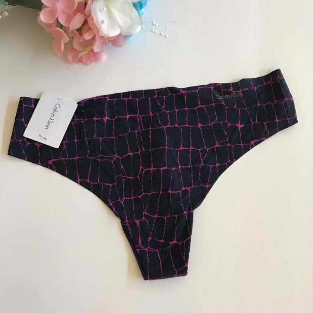 NWT Calvin Klein thong panties Small S - Picture 1 of 4